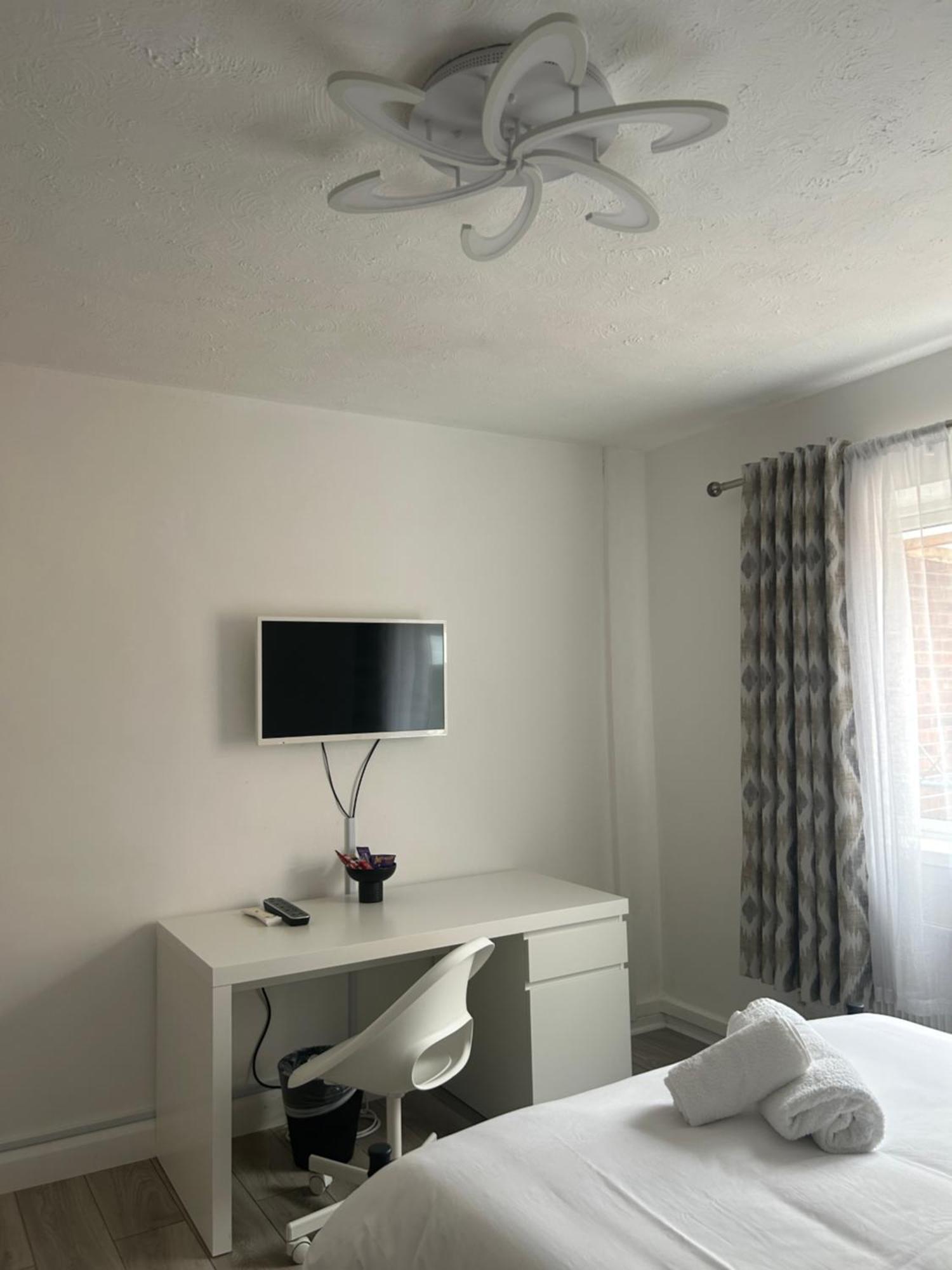 No6 Overnight Stays Free Onsite Parking Hindlip Luaran gambar