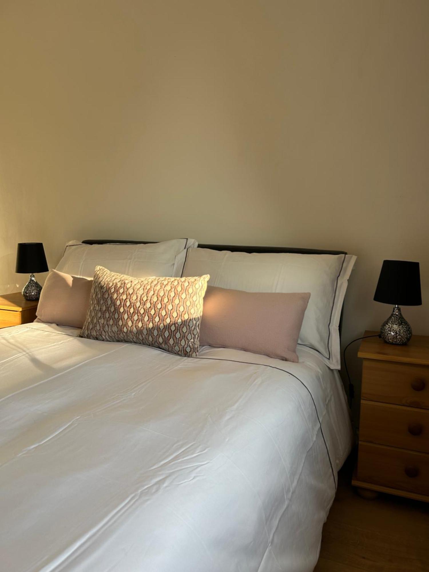 No6 Overnight Stays Free Onsite Parking Hindlip Luaran gambar