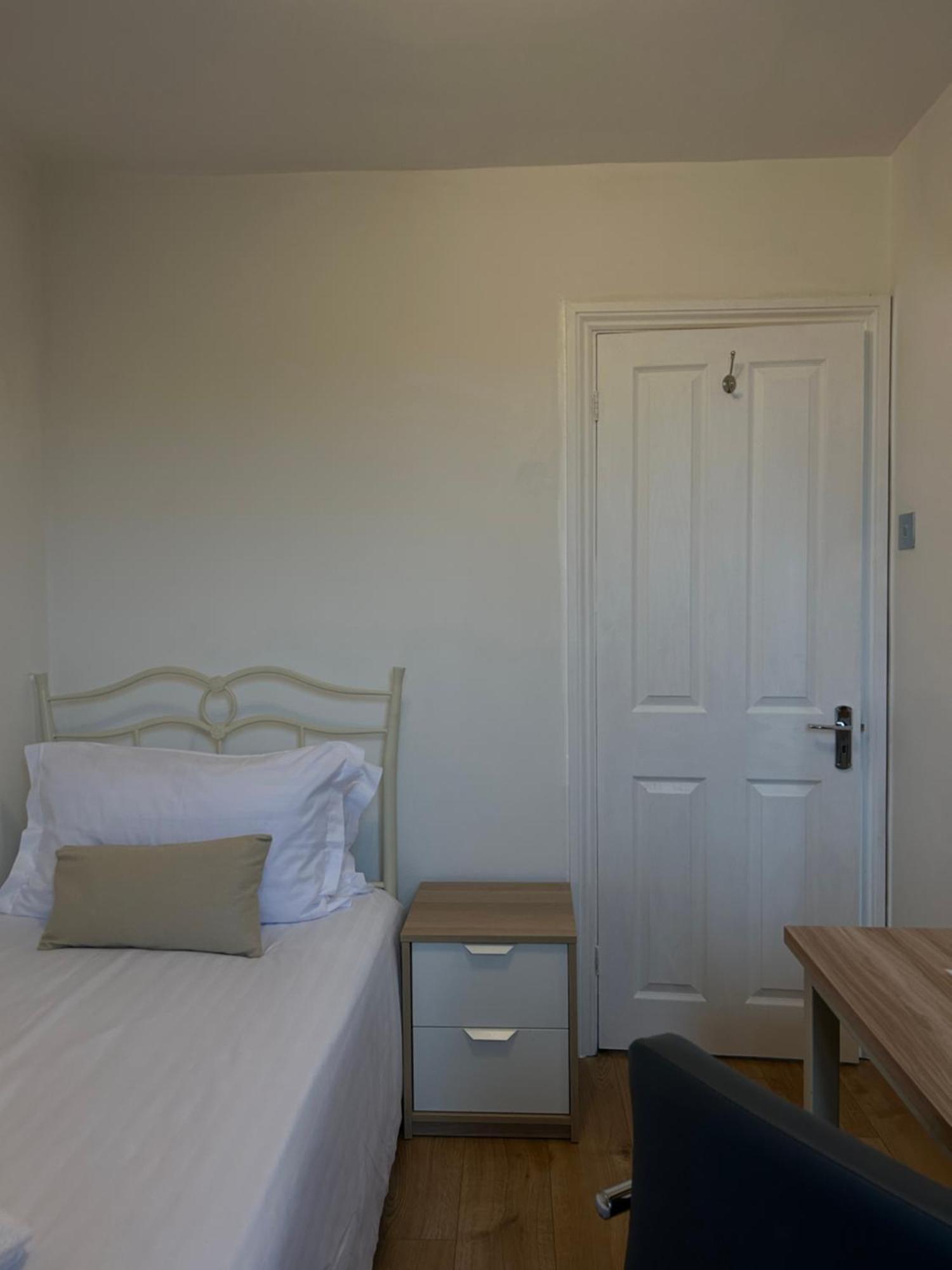 No6 Overnight Stays Free Onsite Parking Hindlip Luaran gambar